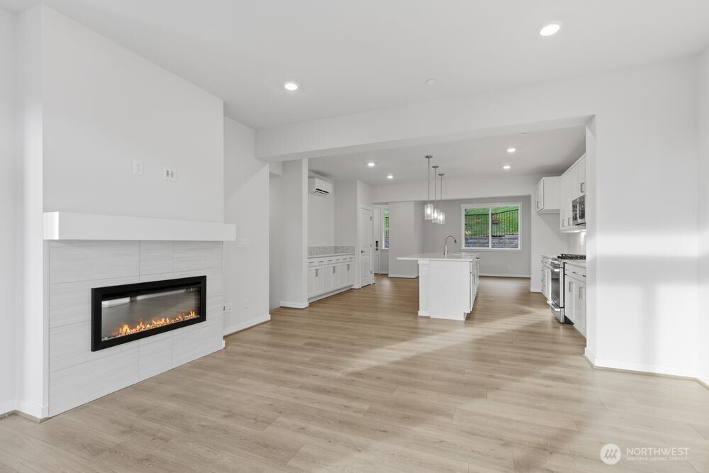 13210 NE 127th Way #E, Kirkland, WA 98034