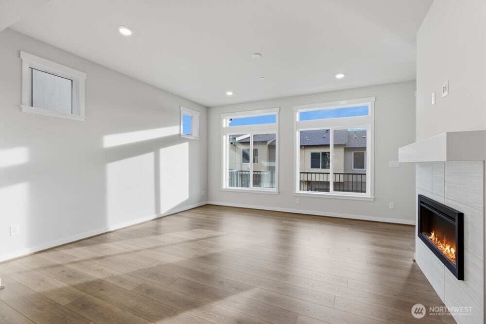 13210 NE 127th Way #E, Kirkland, WA 98034