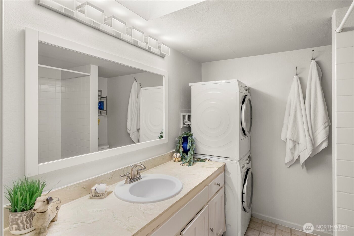 6439 139th Avenue NE #25, Redmond, WA 98052
