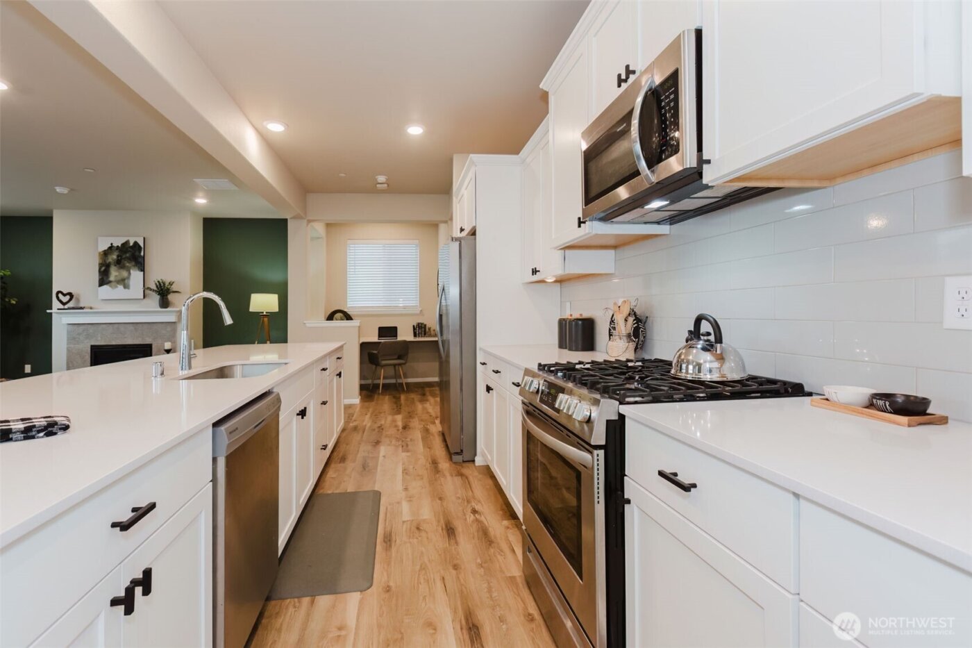 916 Baker Heights Loop , Bremerton, WA 98312