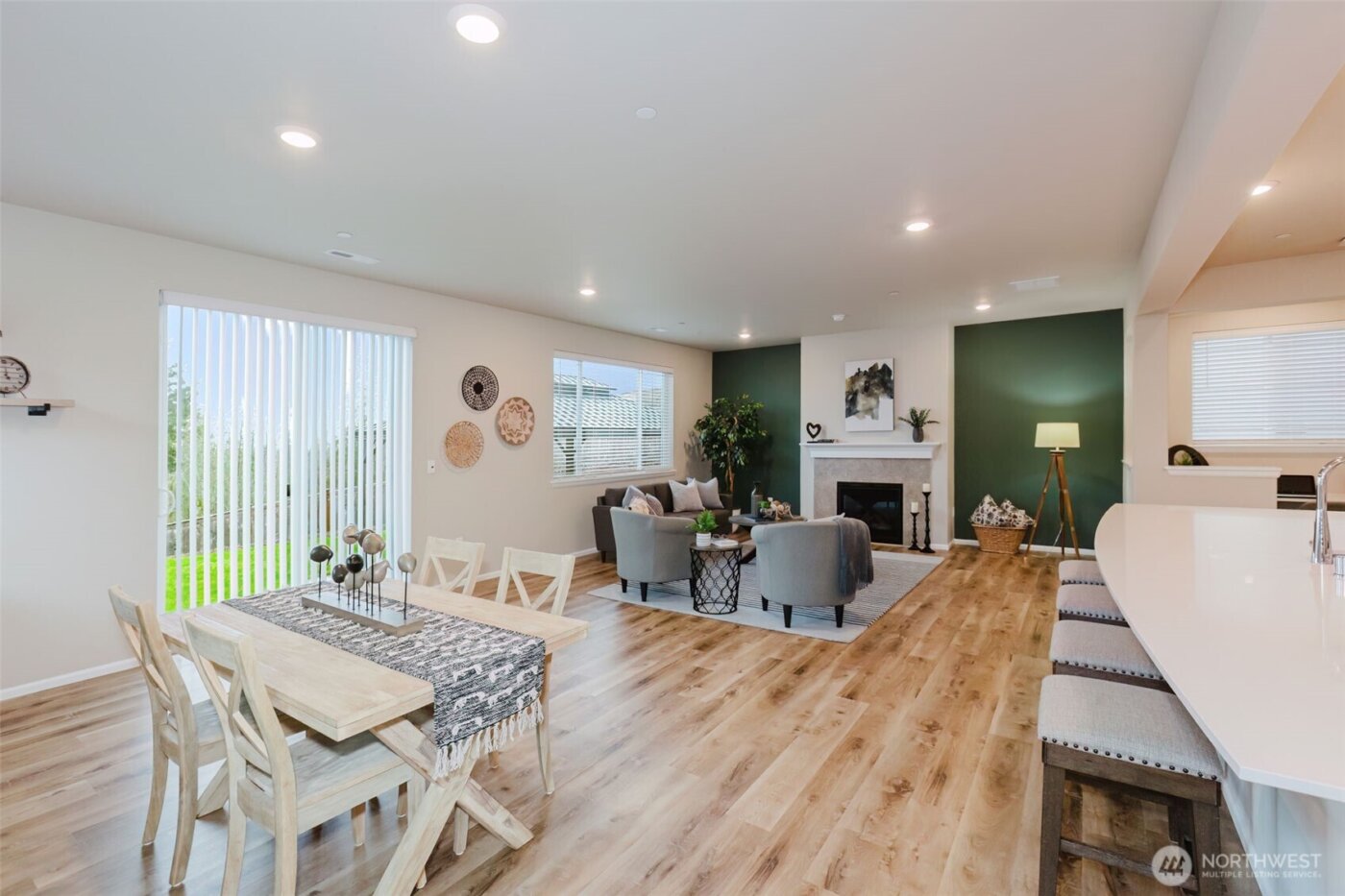 916 Baker Heights Loop , Bremerton, WA 98312