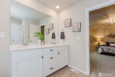 916 Baker Heights Loop , Bremerton, WA 98312 - Photo 26