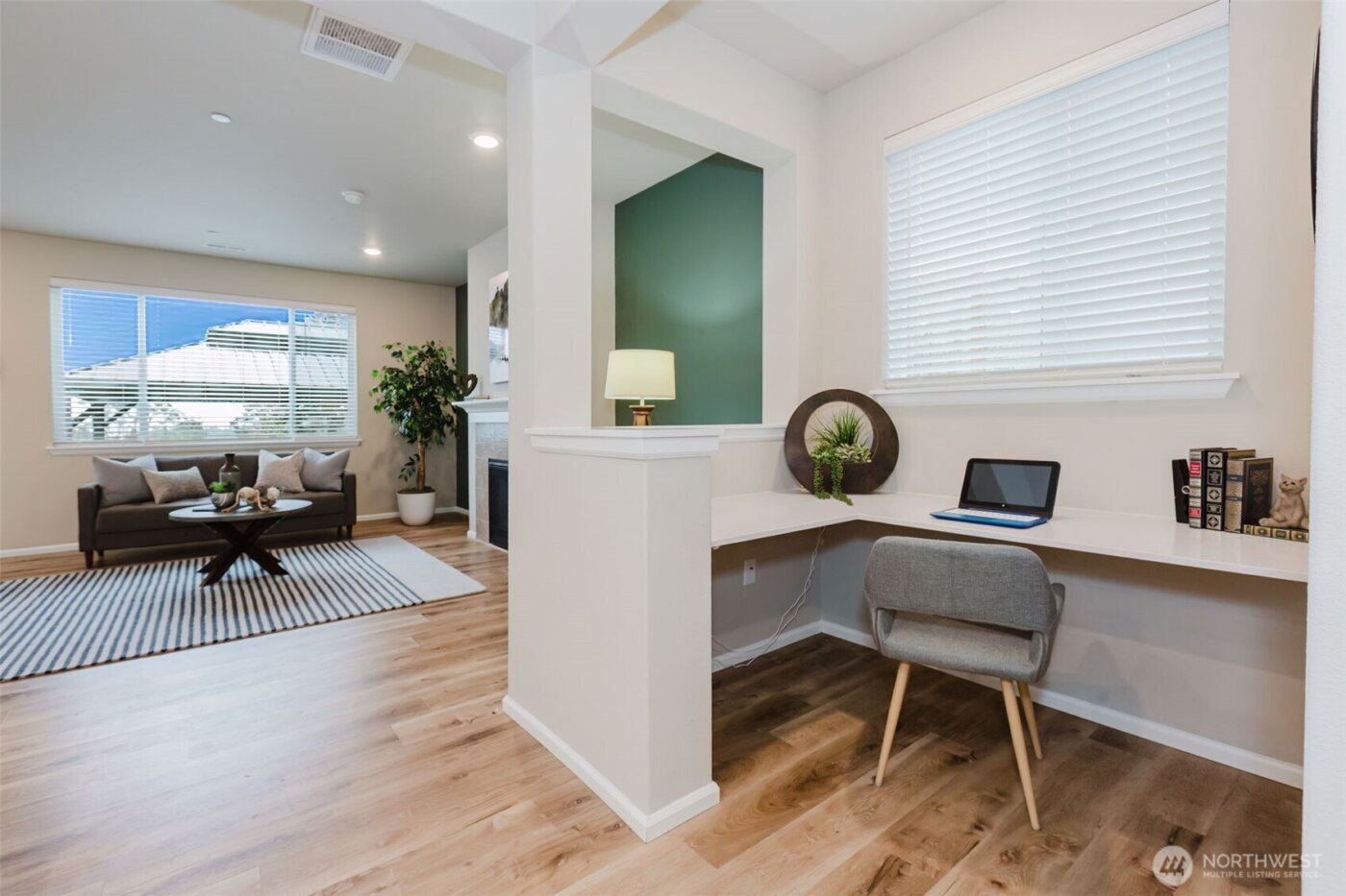 916 Baker Heights Loop , Bremerton, WA 98312