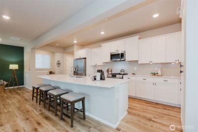 916 Baker Heights Loop , Bremerton, WA 98312 - Photo 9