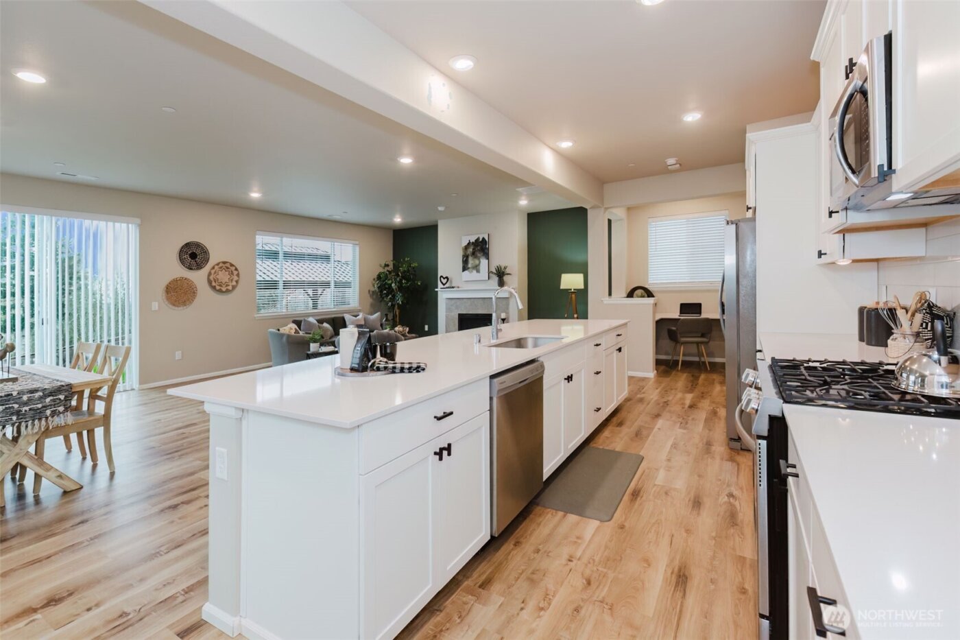 916 Baker Heights Loop , Bremerton, WA 98312