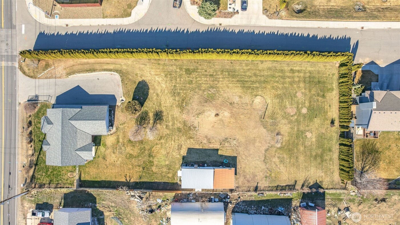 225 N Nile Avenue , East Wenatchee, WA 98802