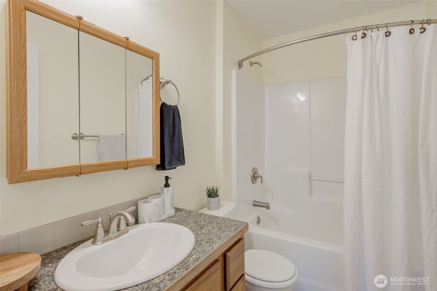 225 N Nile Avenue , East Wenatchee, WA 98802