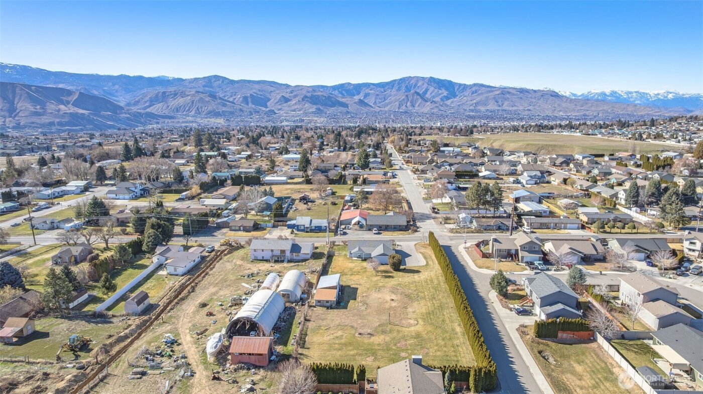 225 N Nile Avenue , East Wenatchee, WA 98802