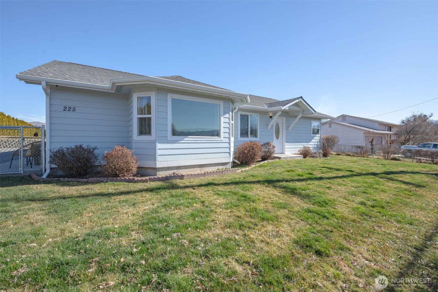 225 N Nile Avenue , East Wenatchee, WA 98802