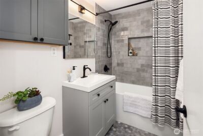 4243 Palatine Avenue N, Seattle, WA 98103 - Photo 17