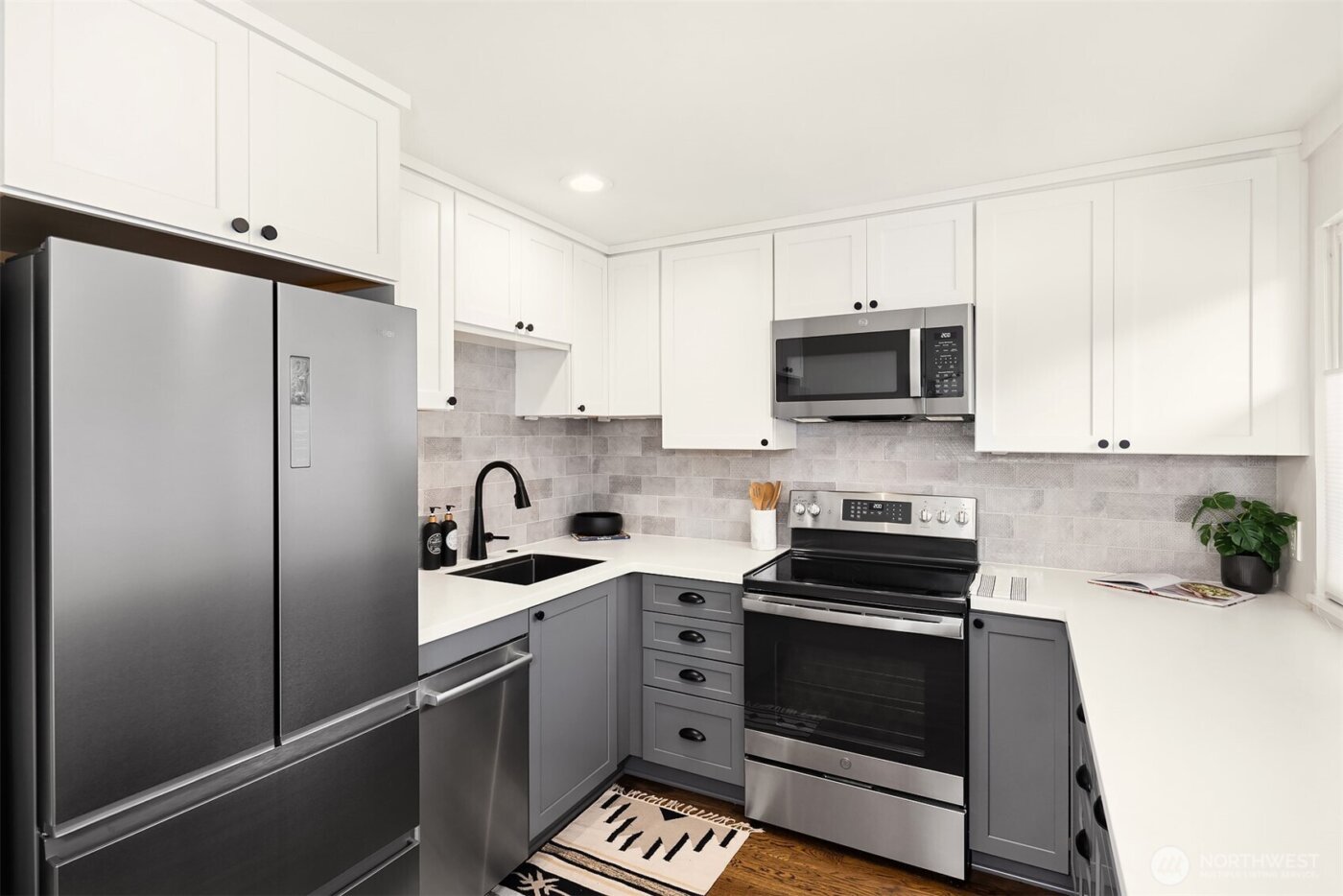 4243 Palatine Avenue N, Seattle, WA 98103