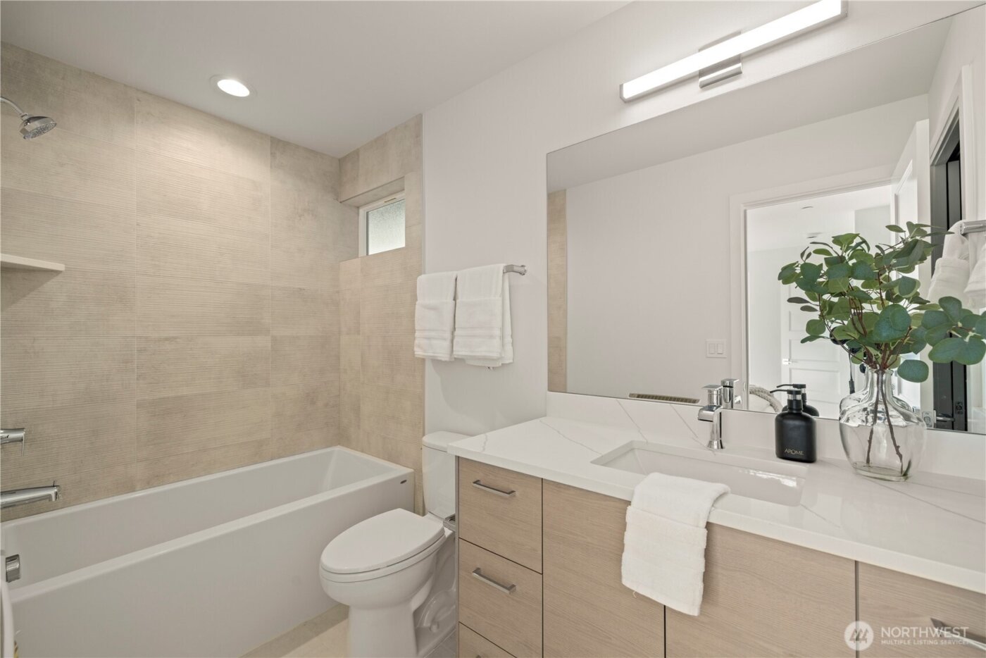 1206 B NW 83rd Street , Seattle, WA 98117