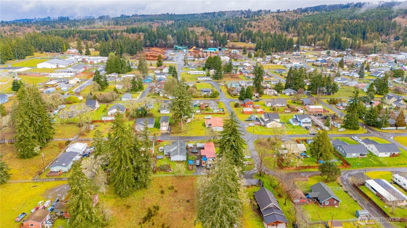 408 W Eagle Avenue , Oakville, WA 98568