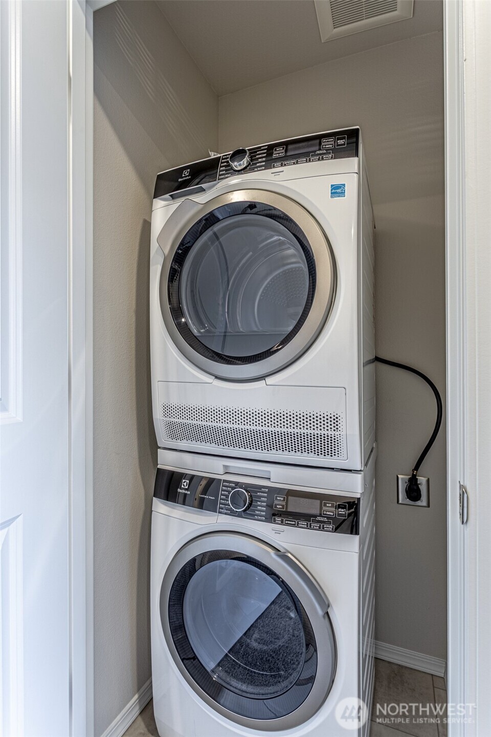 8800 Corona Court NE #D, Lacey, WA 98516