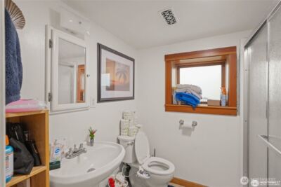 341 NE 51st Street , Seattle, WA 98105 - Photo 14