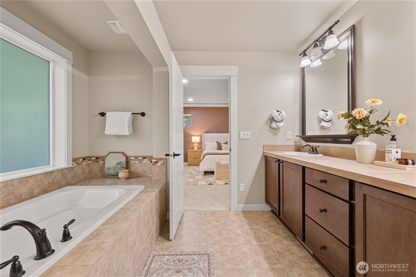 2819 102nd Place NE, Bellevue, WA 98004