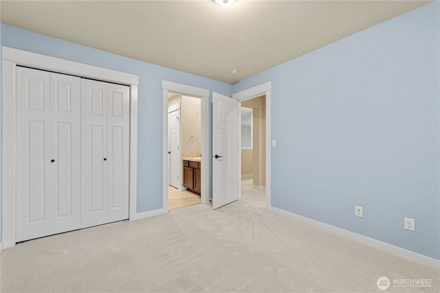 2819 102nd Place NE, Bellevue, WA 98004