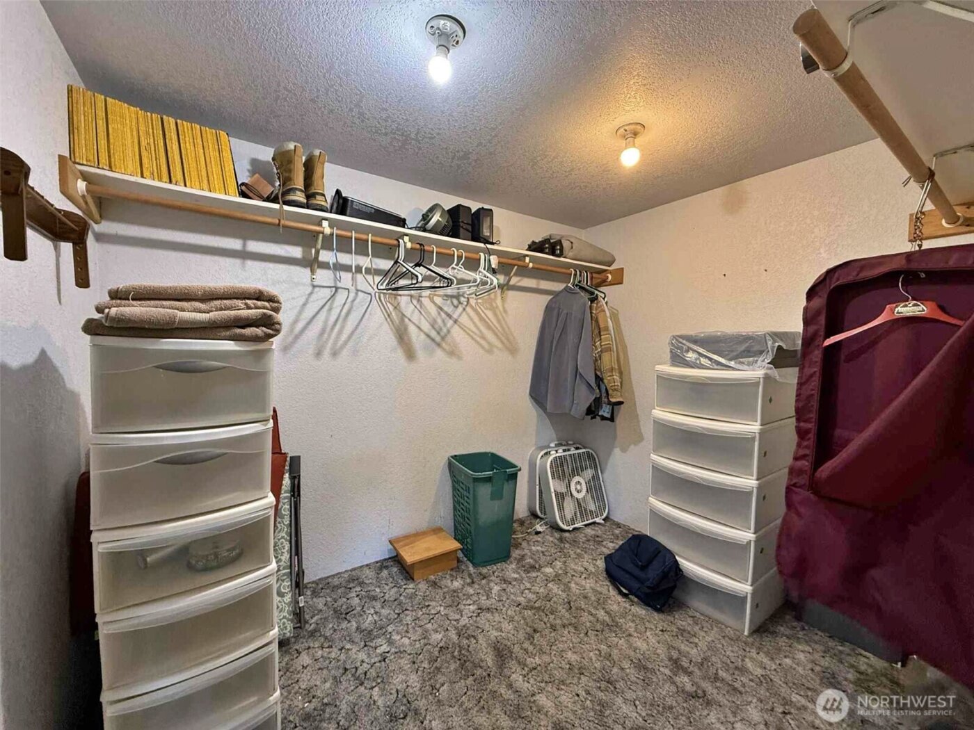 198 Calvin Road , Onalaska, WA 98533