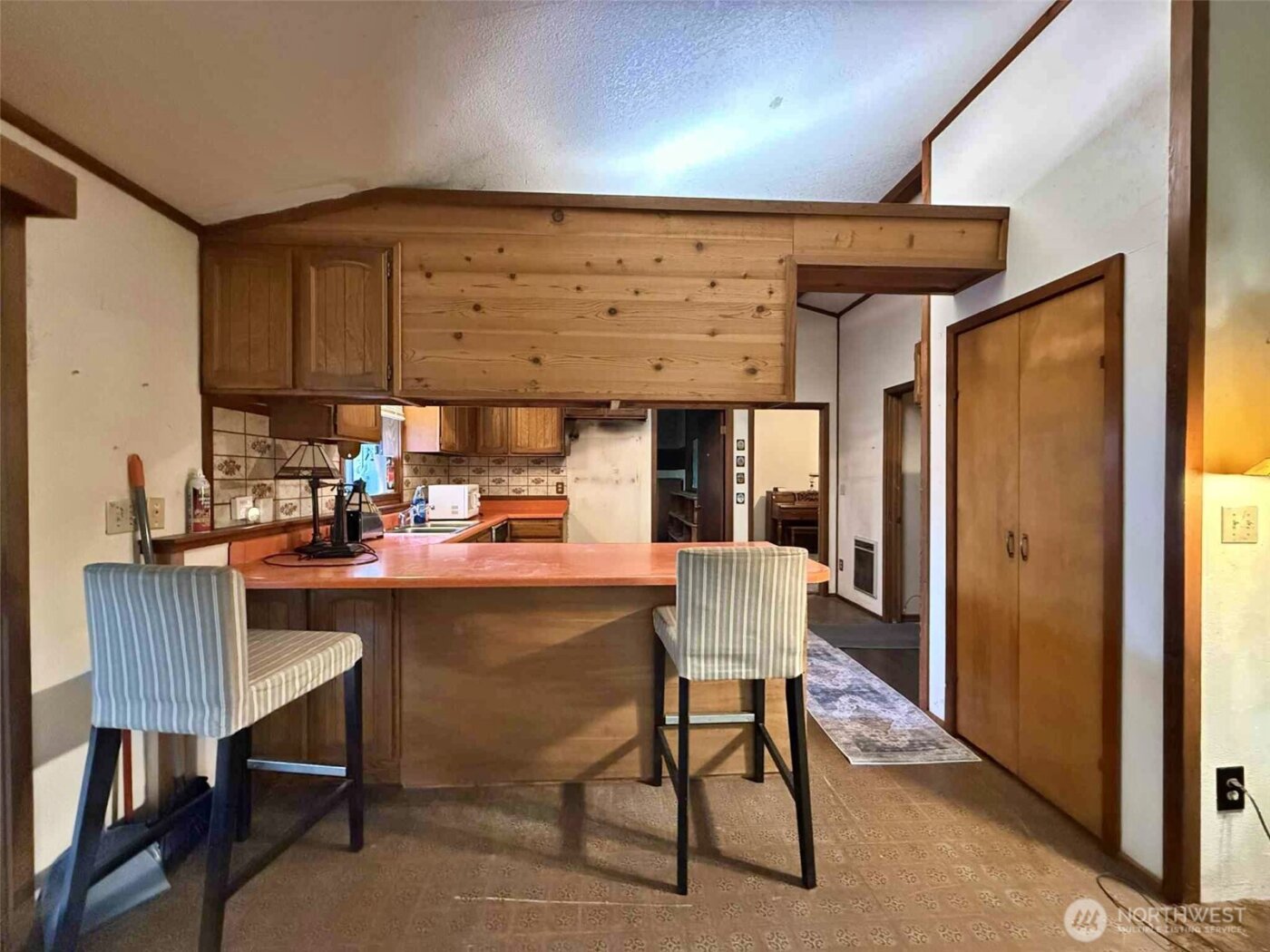 198 Calvin Road , Onalaska, WA 98533