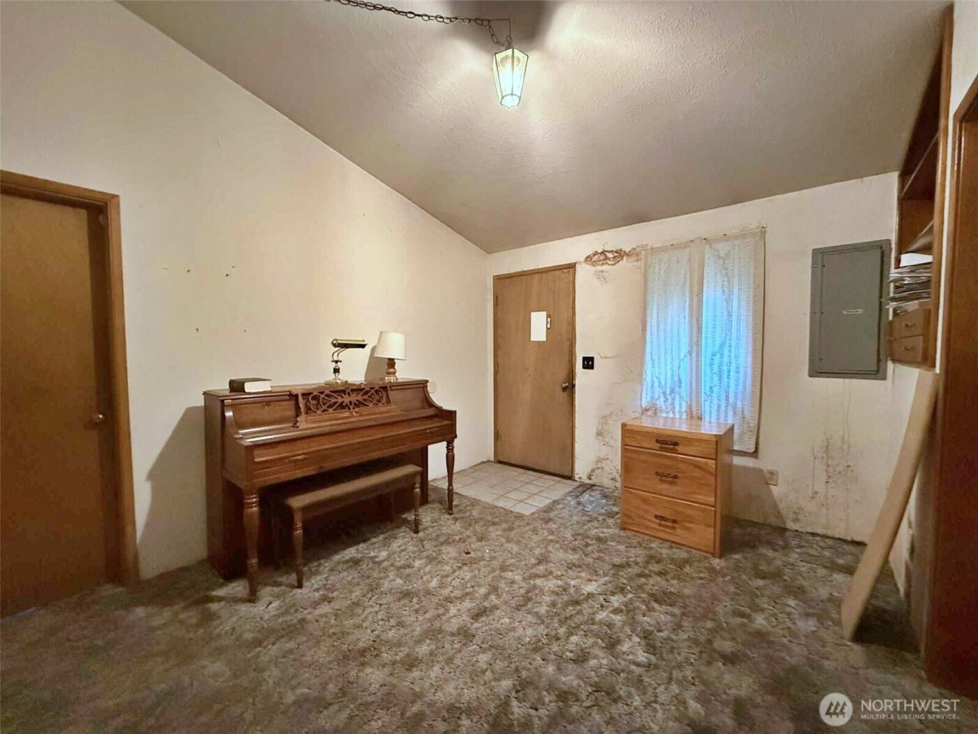 198 Calvin Road , Onalaska, WA 98533