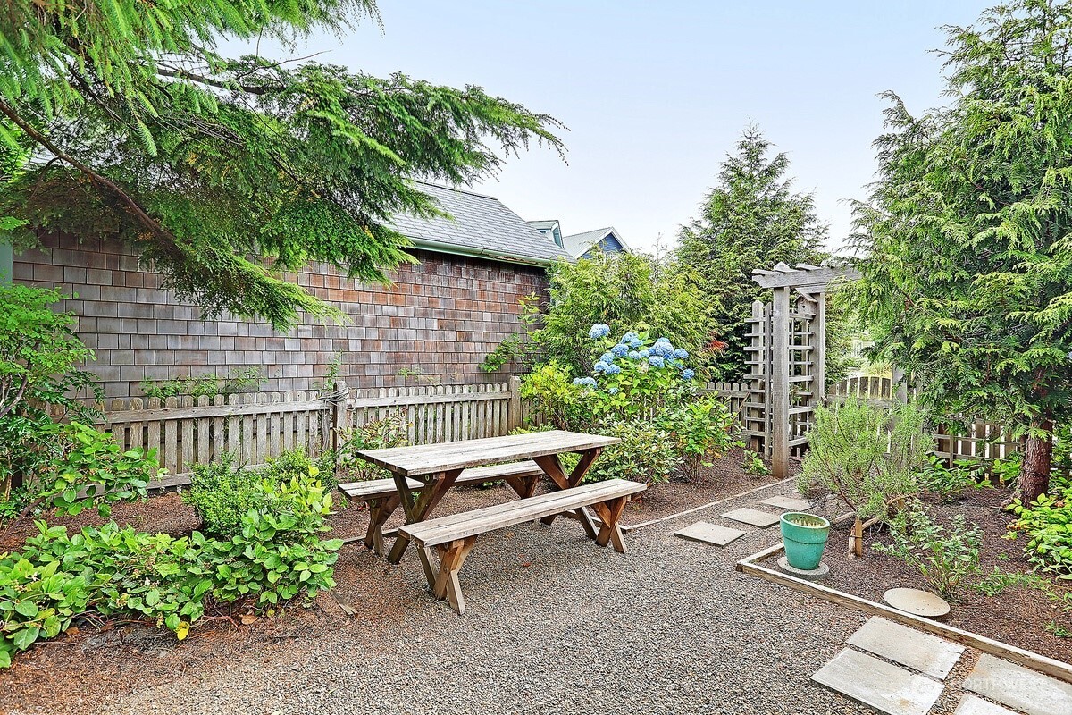 38 Trillium Lane , Pacific Beach, WA 98571