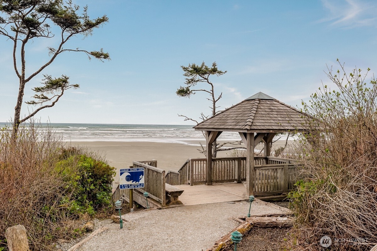 38 Trillium Lane , Pacific Beach, WA 98571