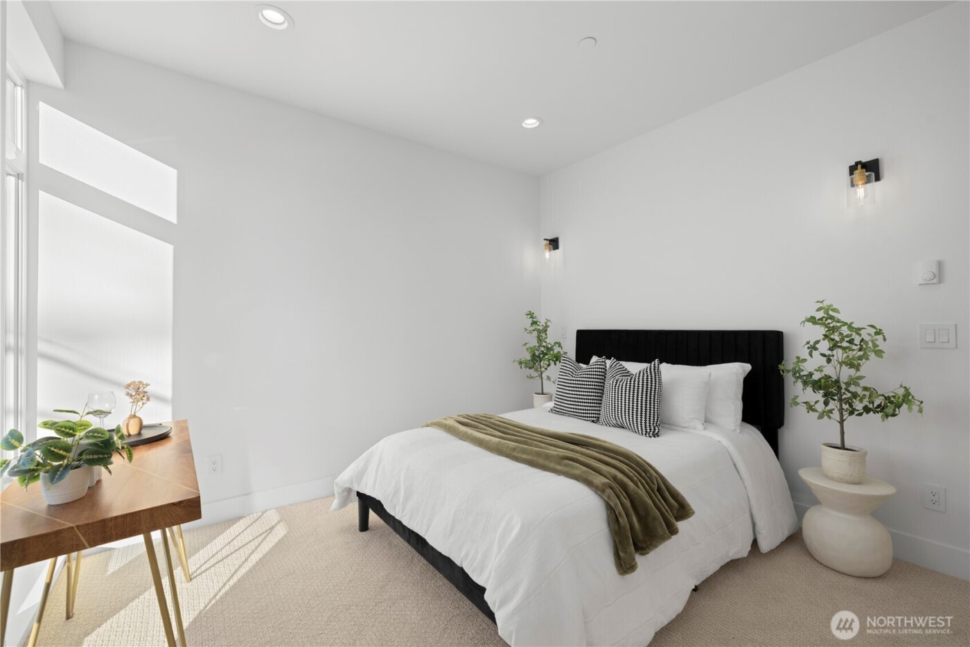 359 NW 76th Street , Seattle, WA 98117