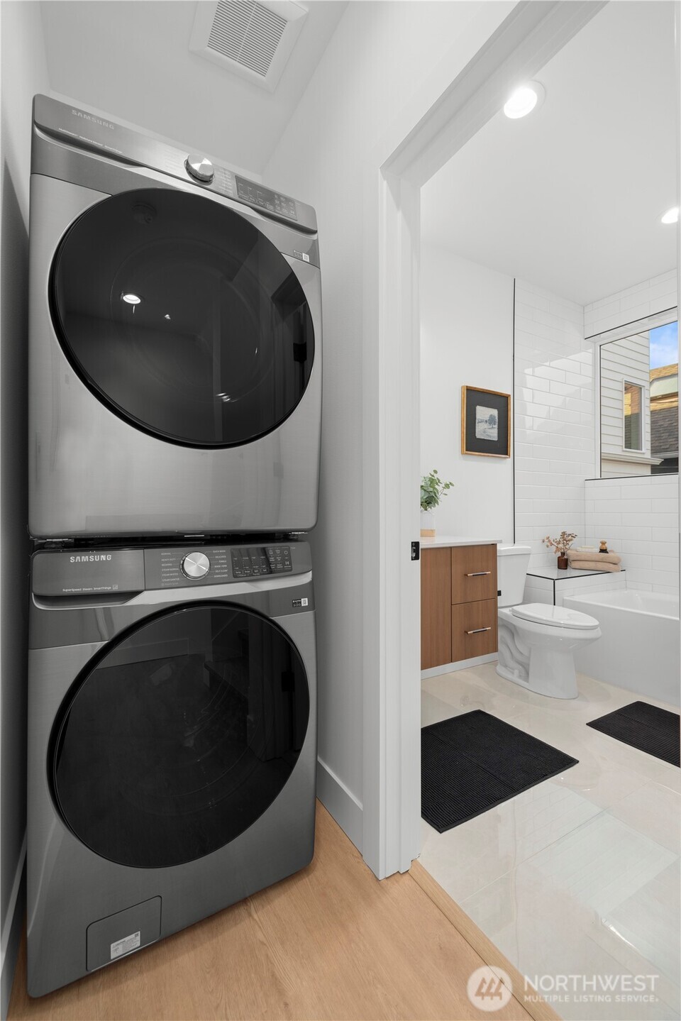 359 NW 76th Street , Seattle, WA 98117