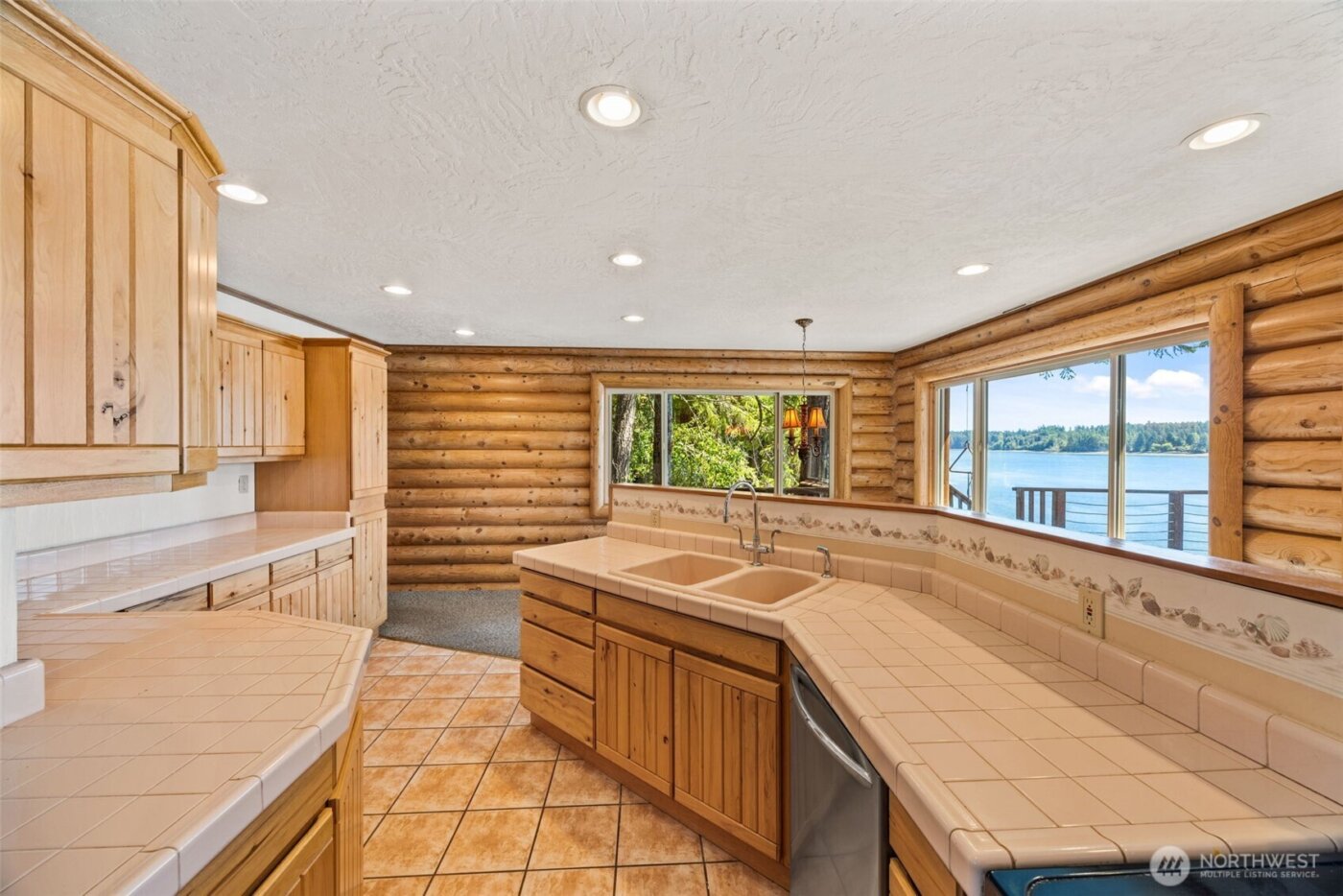 1236 E Island View Road , Grapeview, WA 98546
