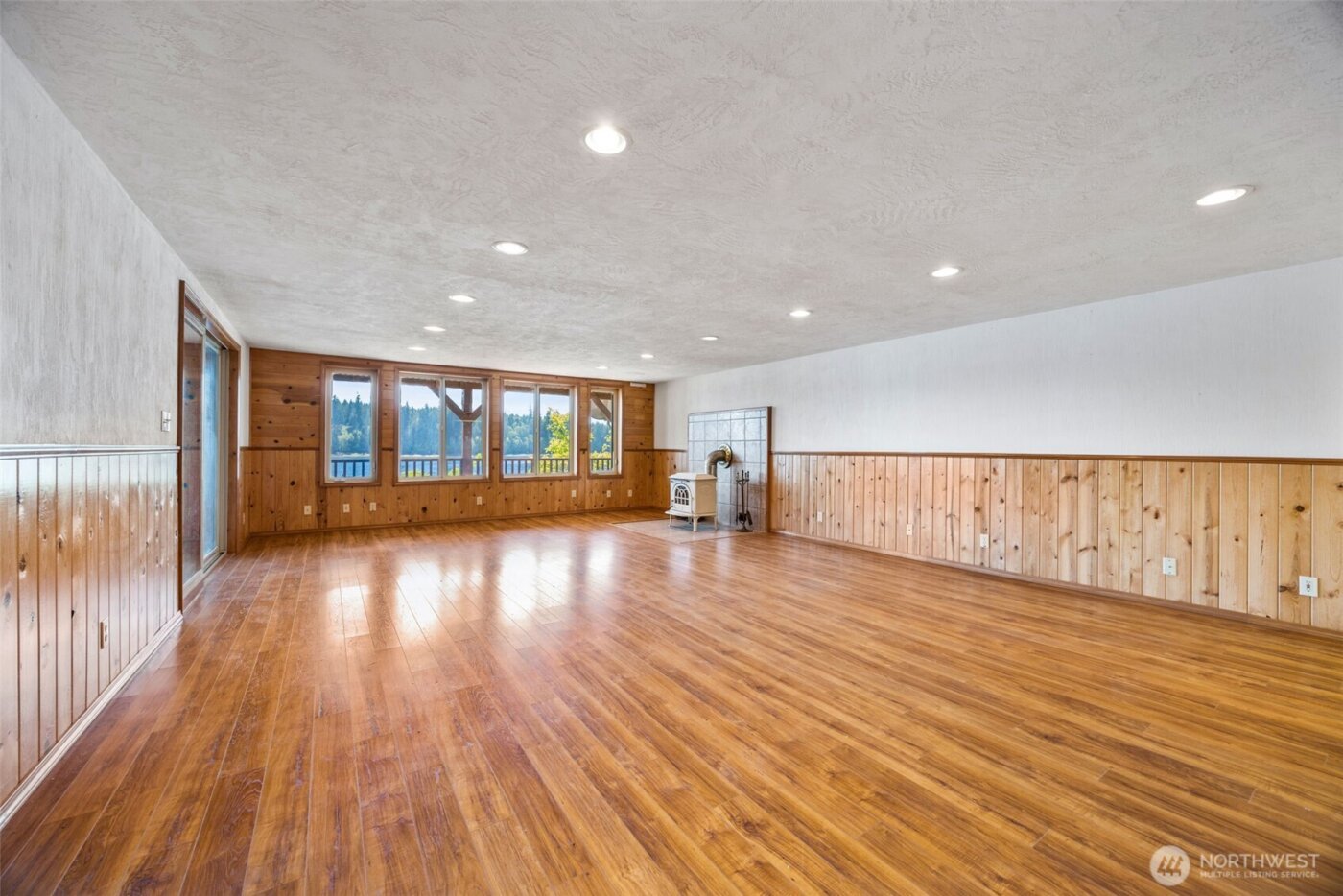 1236 E Island View Road , Grapeview, WA 98546