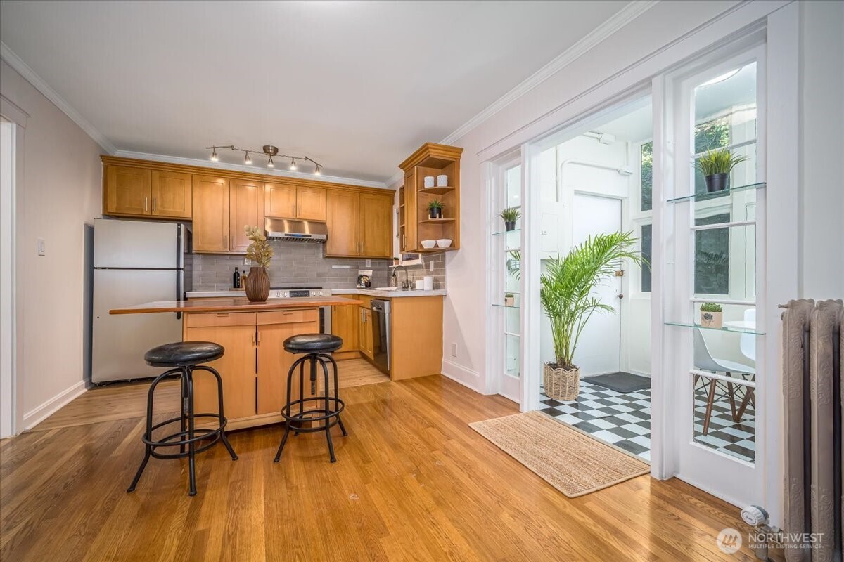 1310 Queen Anne Avenue N #15, Seattle, WA 98109