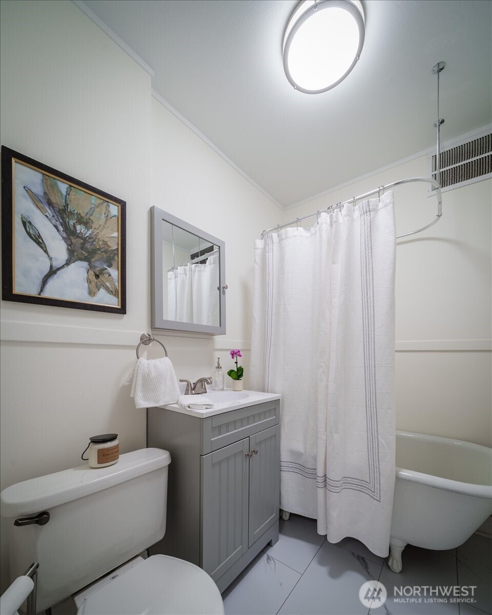 1310 Queen Anne Avenue N #15, Seattle, WA 98109