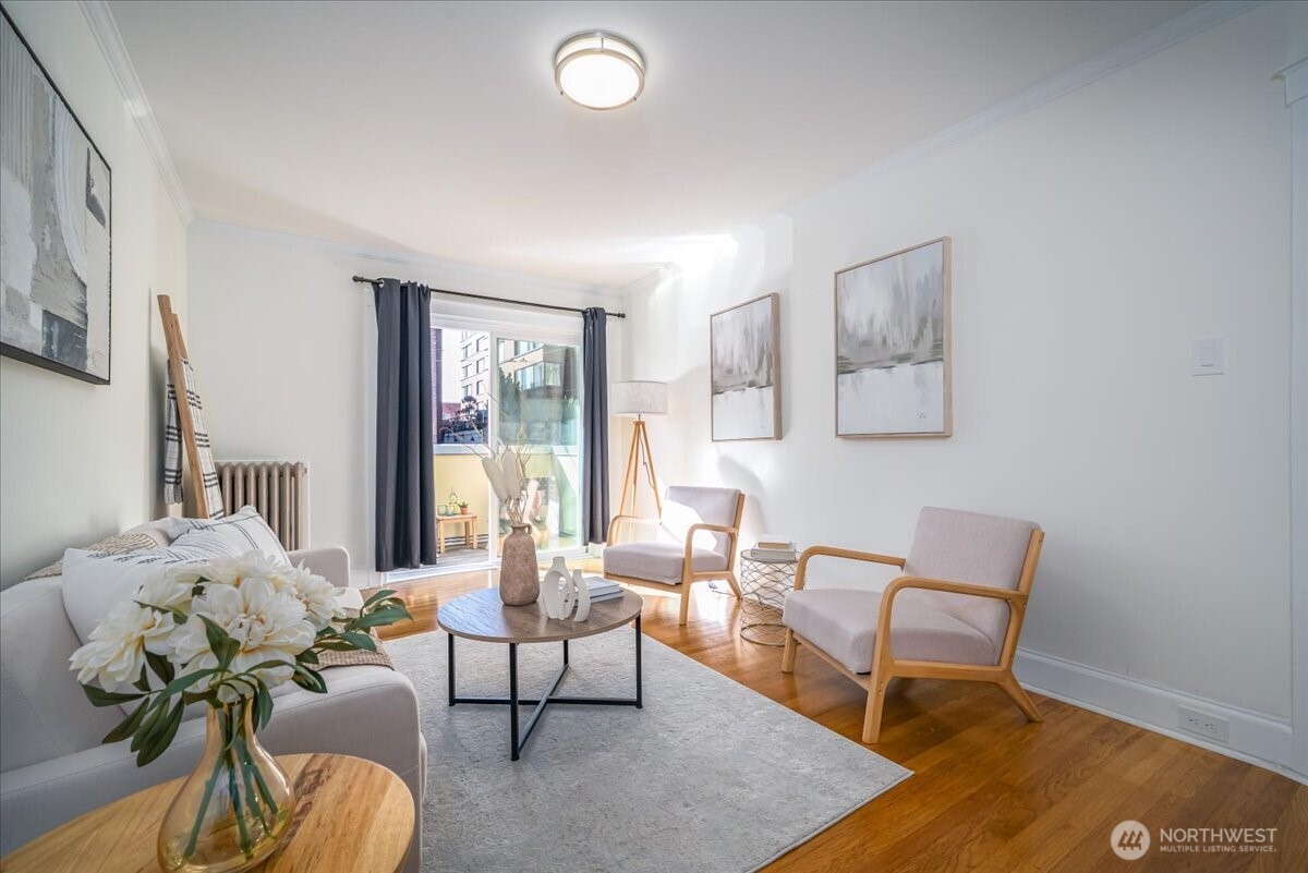 1310 Queen Anne Avenue N #15, Seattle, WA 98109