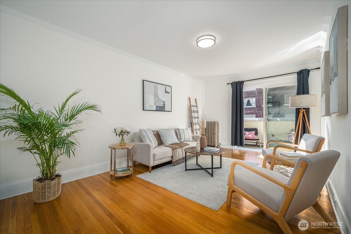 1310 Queen Anne Avenue N #15, Seattle, WA 98109