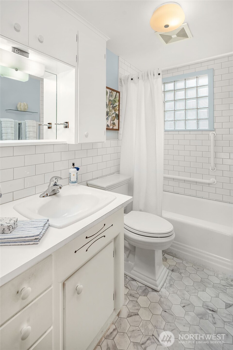 2530 26th Avenue W, Seattle, WA 98199