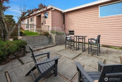 2530 26th Avenue W, Seattle, WA 98199 - Photo 27