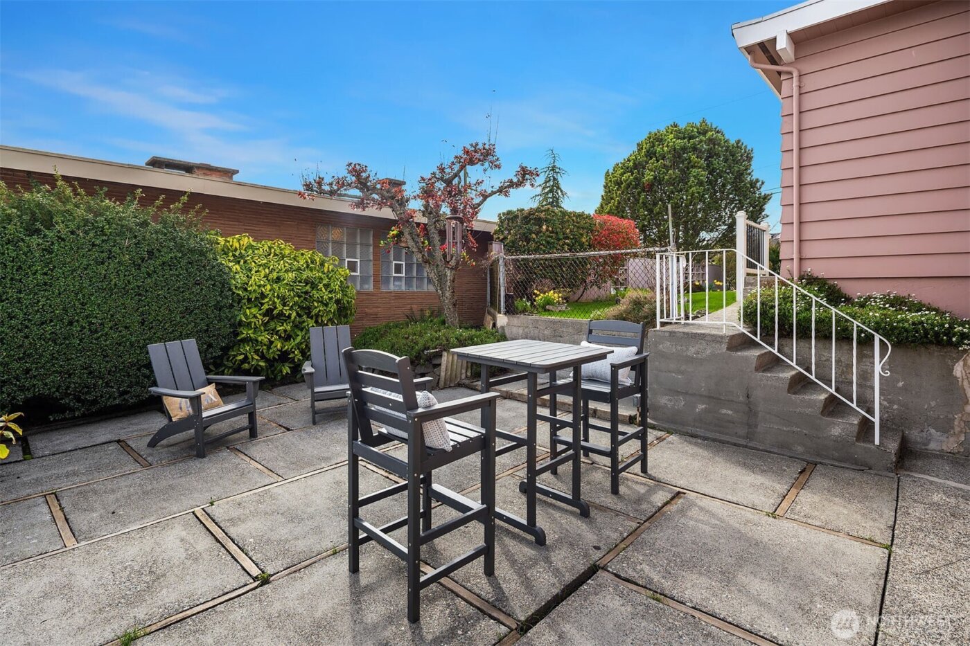 2530 26th Avenue W, Seattle, WA 98199