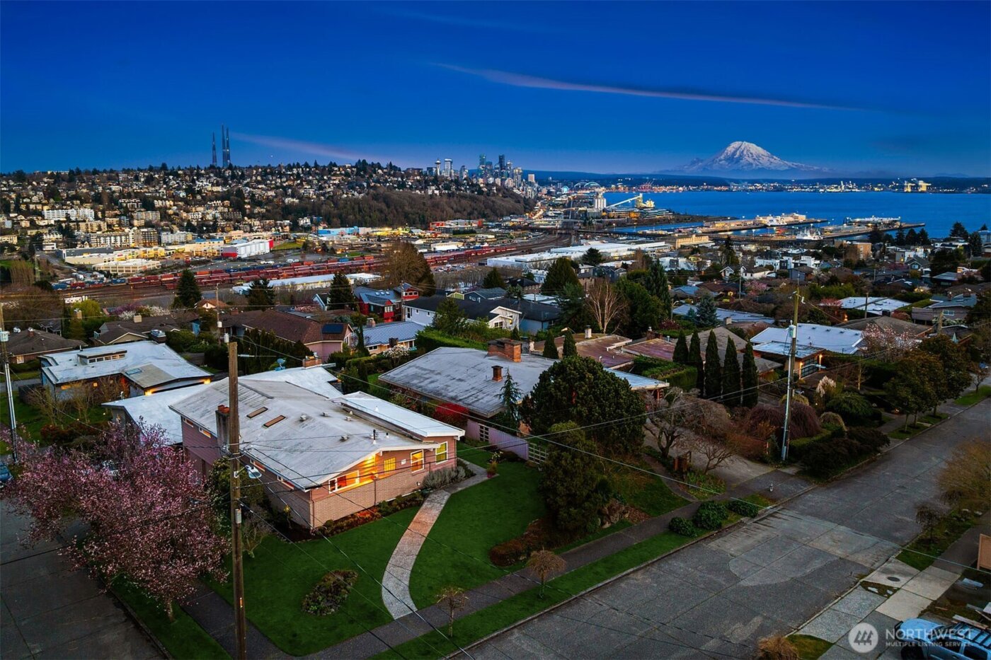 2530 26th Avenue W, Seattle, WA 98199