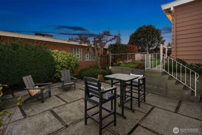 2530 26th Avenue W, Seattle, WA 98199 - Photo 35