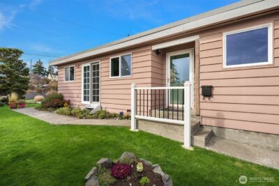 2530 26th Avenue W, Seattle, WA 98199 - Photo 4