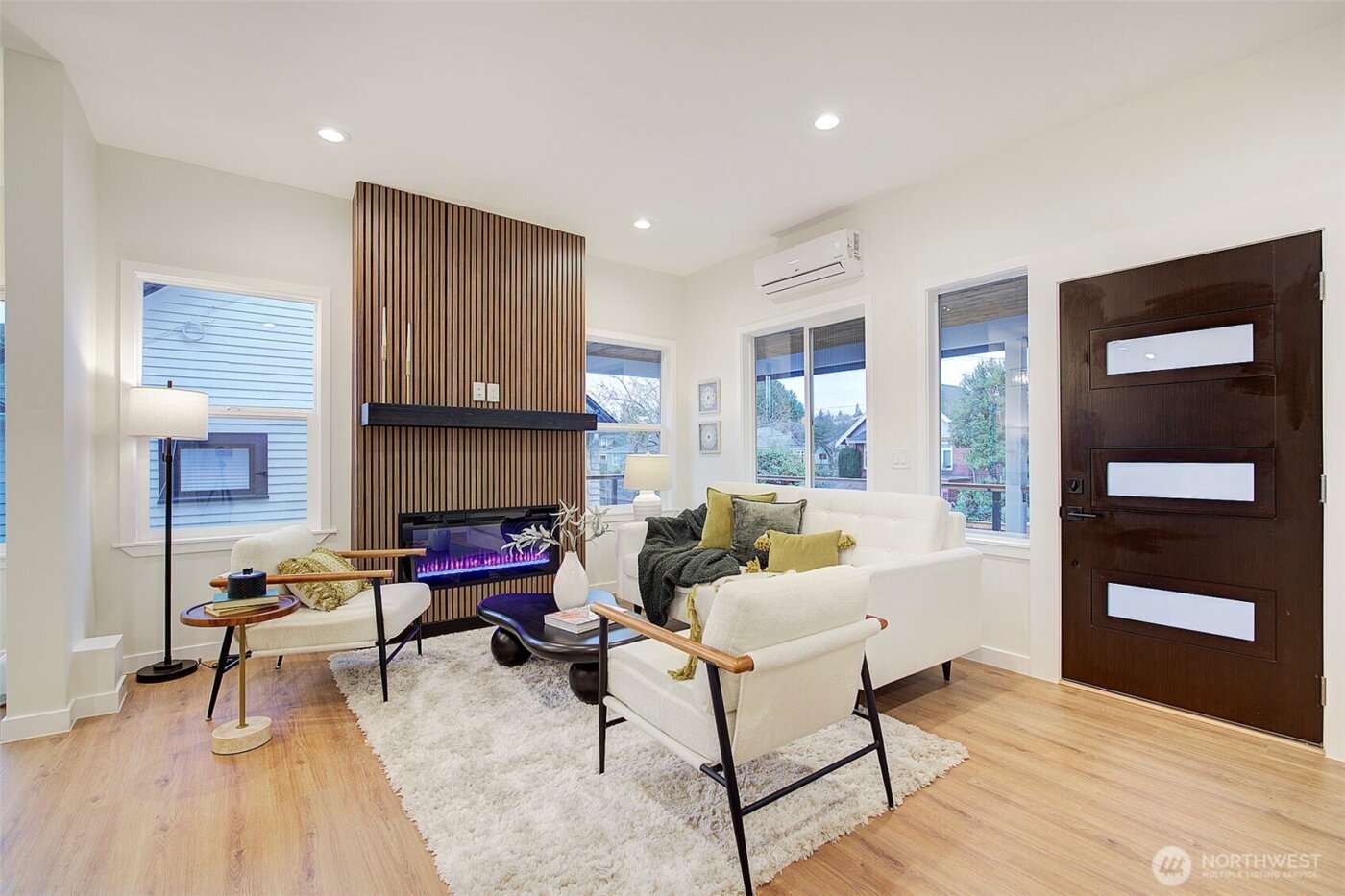 7008 Linden Avenue N, Seattle, WA 98103-5108