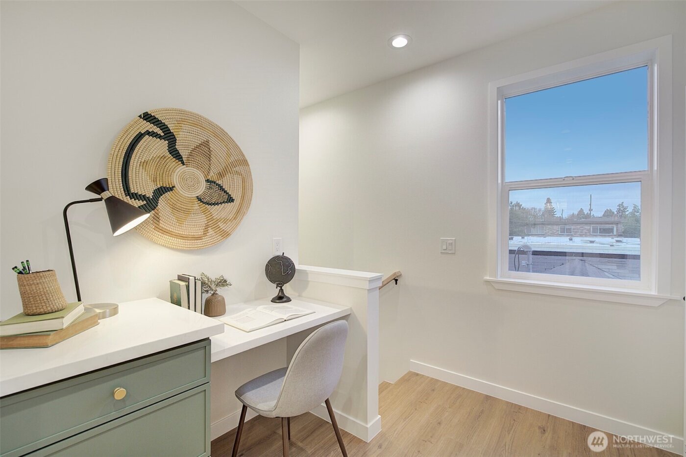 7008 Linden Avenue N, Seattle, WA 98103-5108