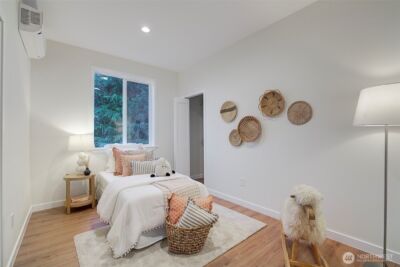 7008 Linden Avenue N, Seattle, WA 98103-5108 - Photo 23