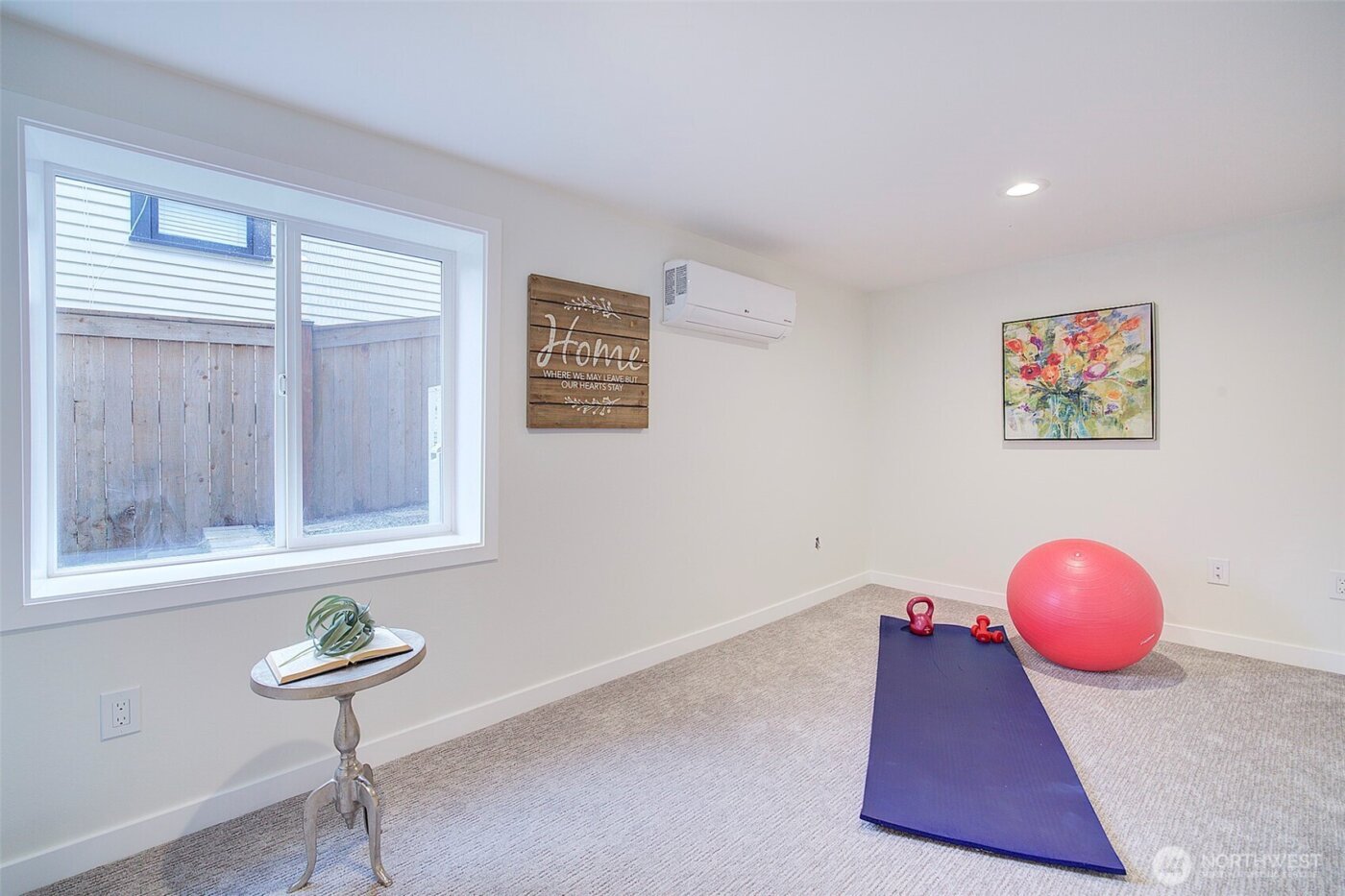 7008 Linden Avenue N, Seattle, WA 98103-5108