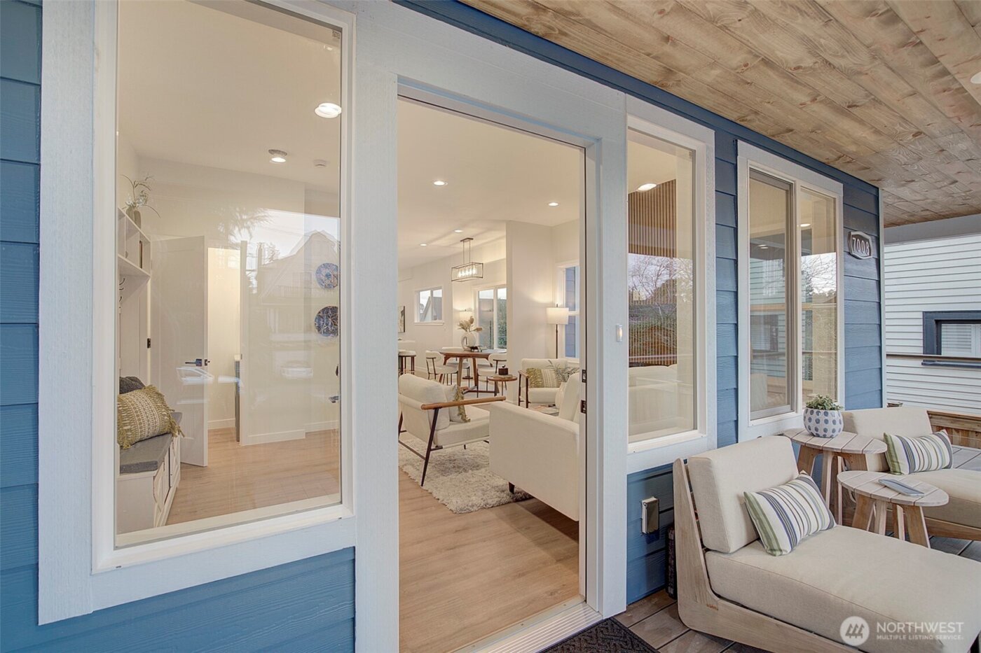 7008 Linden Avenue N, Seattle, WA 98103-5108