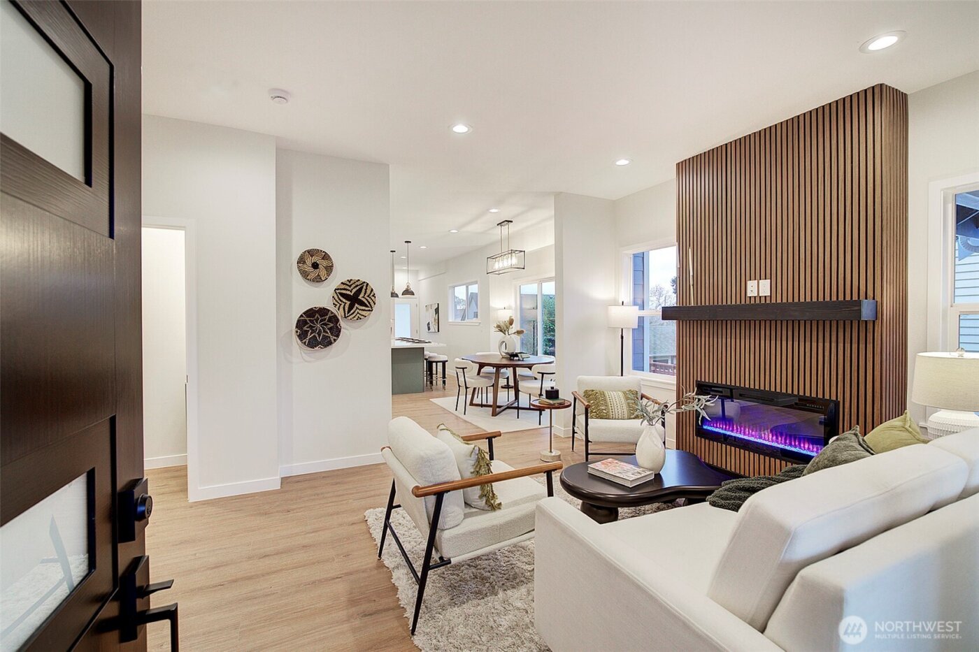 7008 Linden Avenue N, Seattle, WA 98103-5108