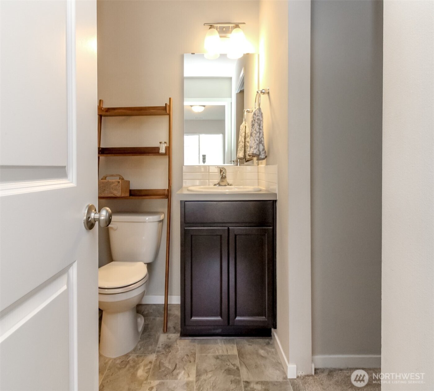 18408 Alpine Way E, Puyallup, WA 98374