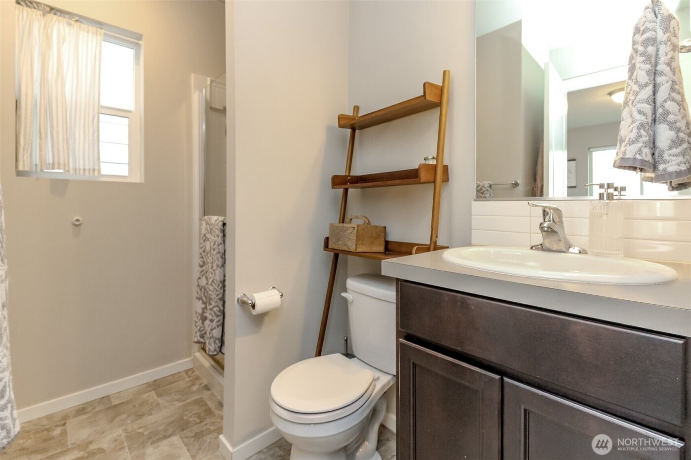 18408 Alpine Way E, Puyallup, WA 98374