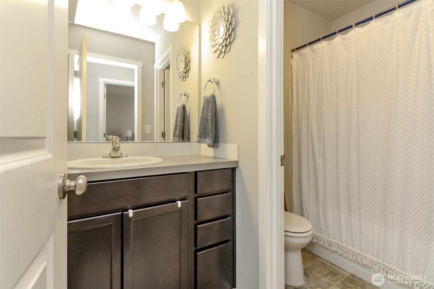 18408 Alpine Way E, Puyallup, WA 98374