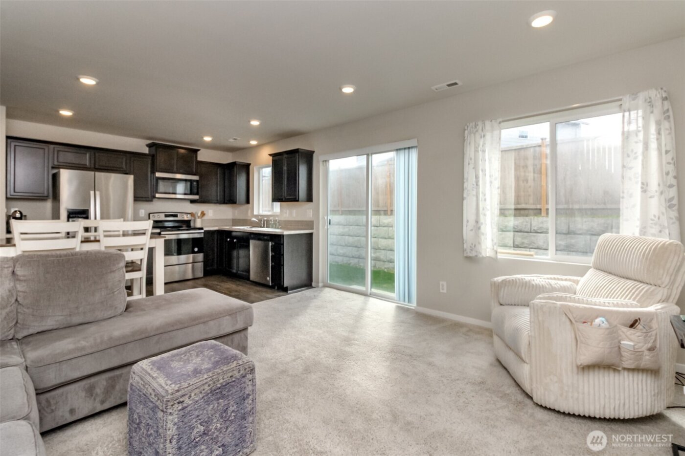 18408 Alpine Way E, Puyallup, WA 98374